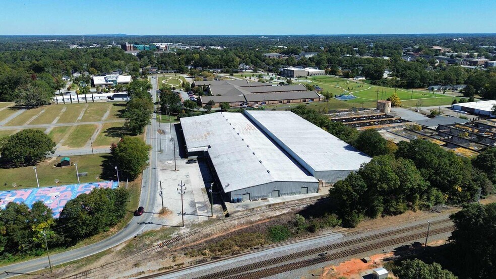 255 Franklin St, Spartanburg, SC à louer - Photo du bâtiment - Image 2 de 10