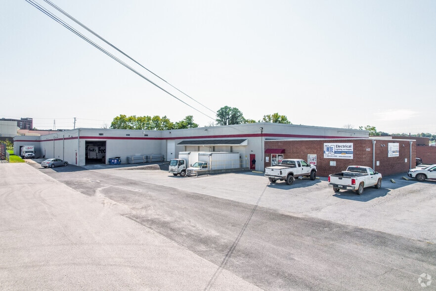 4455 Chambers Hill Rd, Harrisburg, PA for lease - Primary Photo - Image 1 of 8