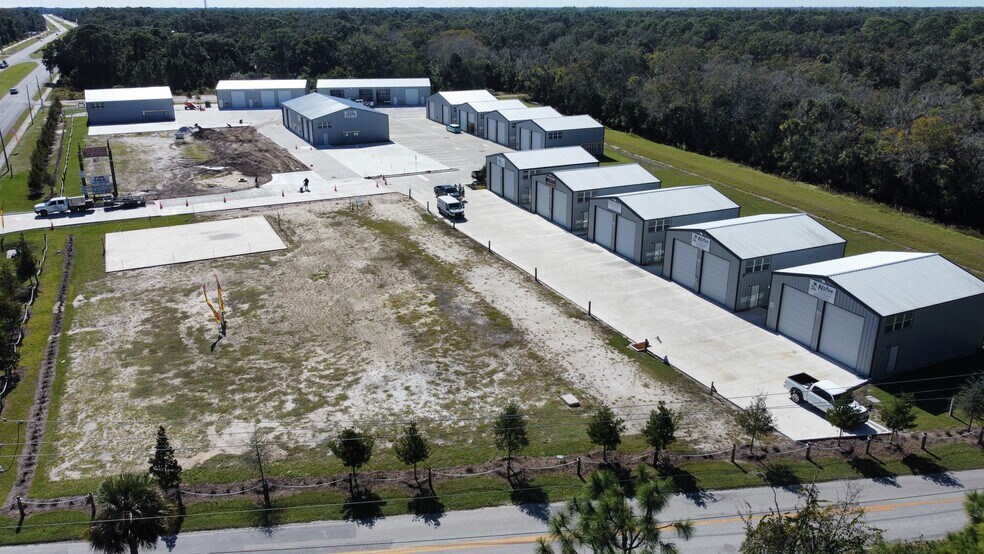 790 N US Highway 1, Oak Hill, FL à louer - Photo du bâtiment - Image 2 de 5