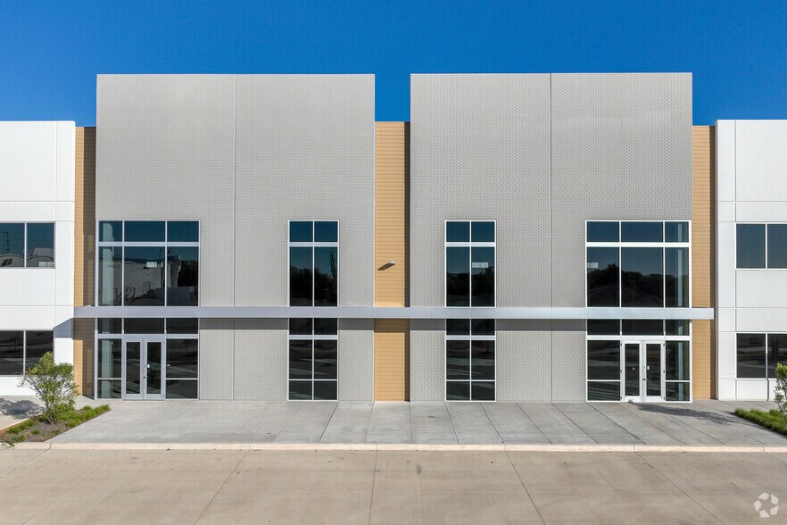 121 Technology Park, Allen, TX à louer - Photo du bâtiment - Image 3 de 5