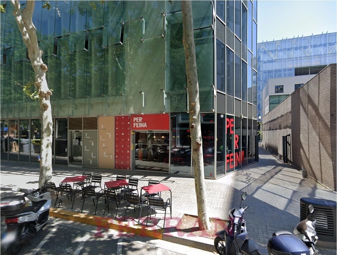Retail in Barcelona, Barcelona for lease Building Photo- Image 1 of 5