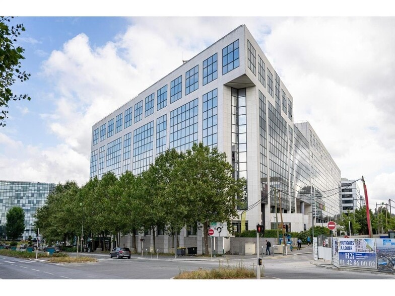 6 Avenue Montaigne, Noisy-le-Grand for lease - Building Photo - Image 1 of 29