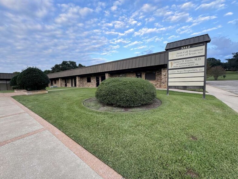 3312 N University Dr, Nacogdoches, TX à vendre - Photo du bâtiment - Image 2 de 10