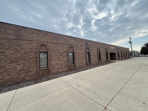 23933 Allen Rd, Trenton, MI for lease Building Photo- Image 1 of 11