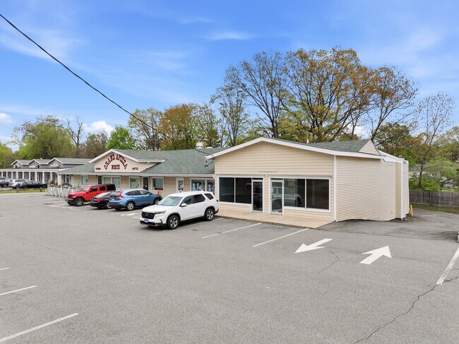 Plus de détails pour 444 Washington Ave, North Haven, CT - Commerce de détail à louer
