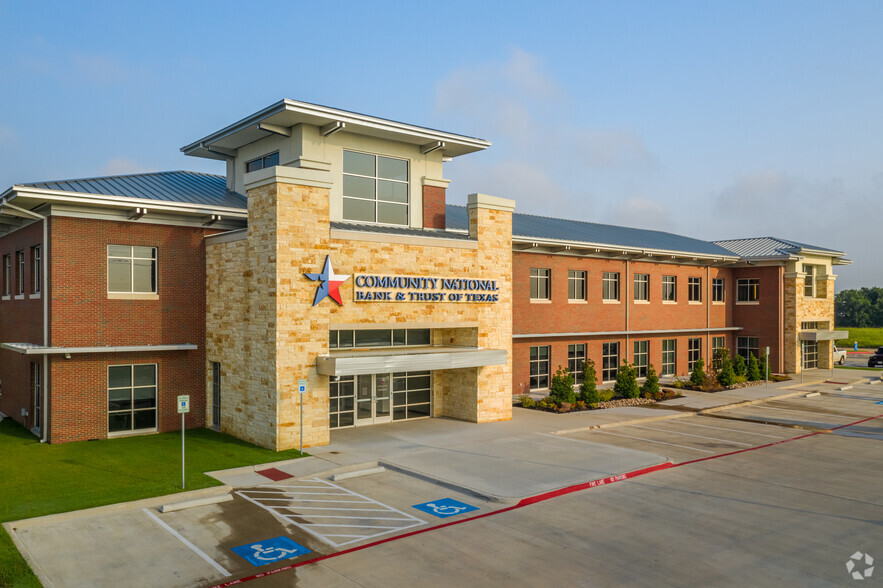 1905 N Highway 77, Waxahachie, TX for sale - Primary Photo - Image 1 of 1