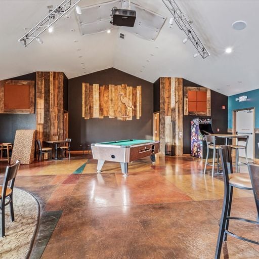 28747 N Lake Dr, Waterford, WI for lease - Interior Photo - Image 2 of 12