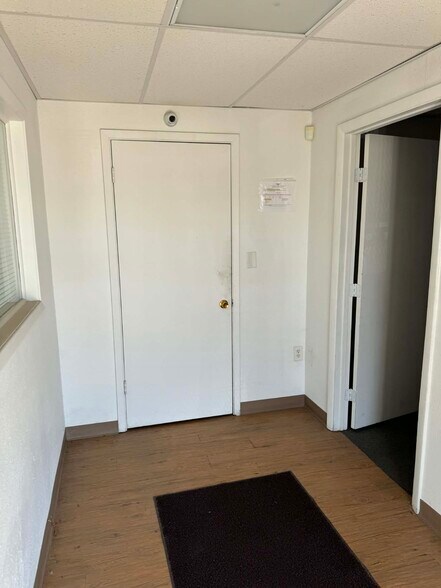 825 Southway Cir, Fort Worth, TX à louer - Photo du bâtiment - Image 3 de 5