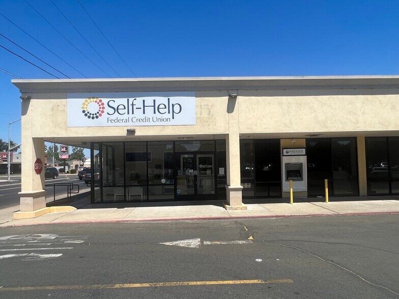 504 W Lodi Ave, Lodi, CA for lease - Building Photo - Image 2 of 8