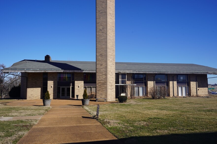 206 Emerling Dr, Saint Louis, MO for sale - Primary Photo - Image 1 of 18