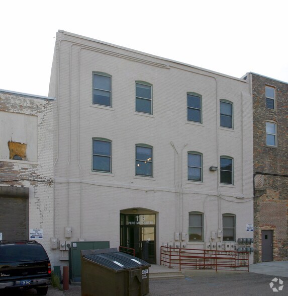 119 Pere Marquette Dr, Lansing, MI for lease - Building Photo - Image 2 of 17