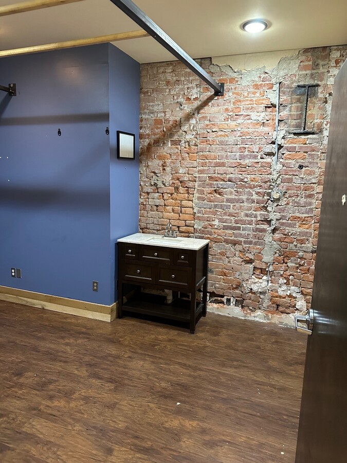 221 S Tryon St, Charlotte, NC 28202 - Unit 100 -  - Interior Photo - Image 2 of 10