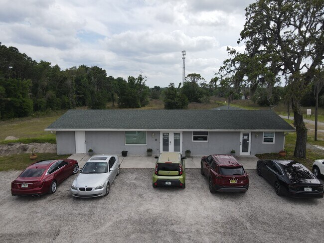 Plus de détails pour 18824 County Line Rd, Spring Hill, FL - Bureau à louer