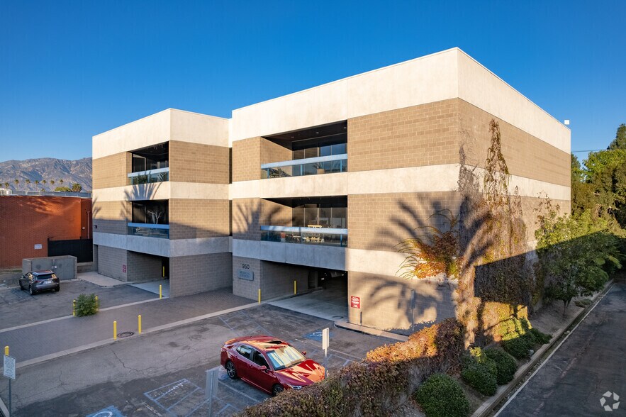950 S Arroyo Pky, Pasadena, CA à louer - Photo du bâtiment - Image 1 de 8