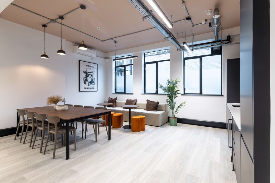 12-13 Poland St, London for lease - Building Photo - Image 3 of 8
