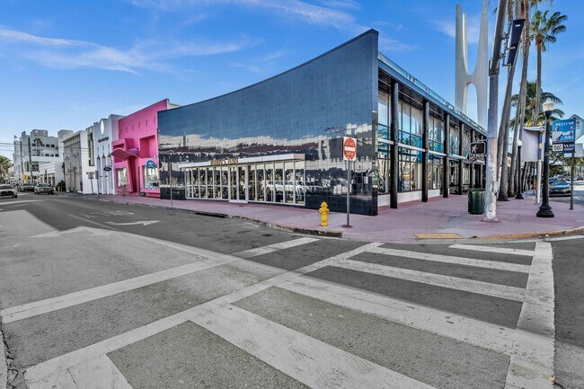 Plus de détails pour 743-755 Washington Ave, Miami Beach, FL - Commerce de détail à louer
