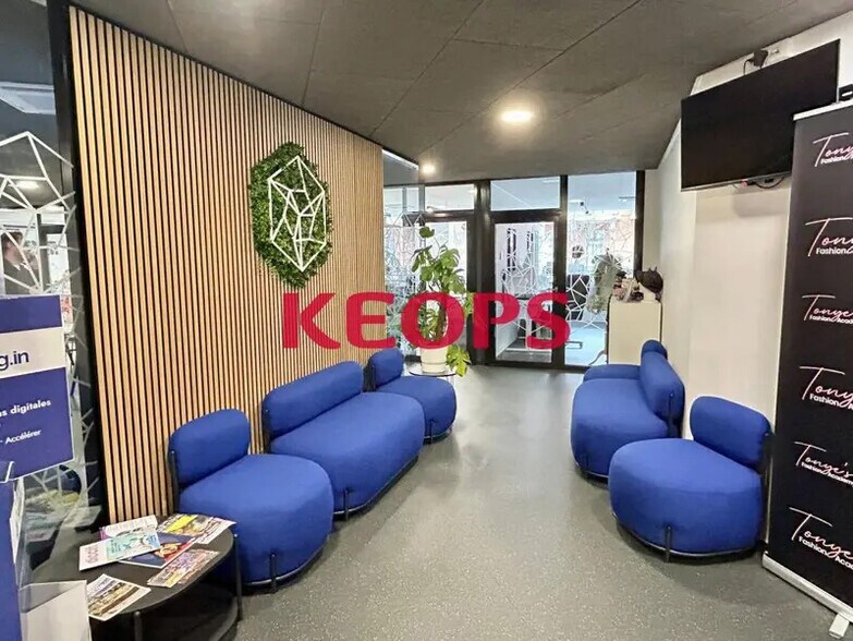 Office in Toulouse for lease - Lobby - Image 3 of 13