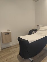 Retail in Majadahonda, Madrid for lease Interior Photo- Image 2 of 4