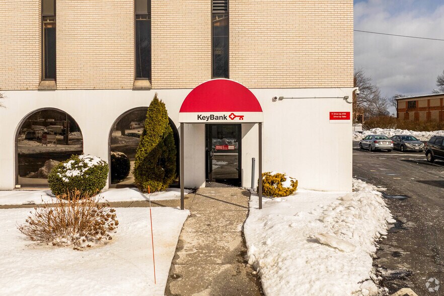 225 Park St, West Springfield, MA à vendre - Photo du bâtiment - Image 3 de 15