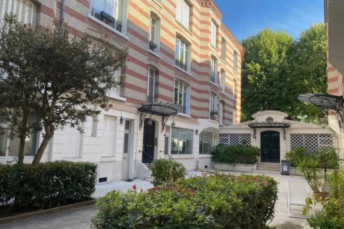 Bureau dans Neuilly-sur-Seine à vendre Photo du bâtiment- Image 1 de 12