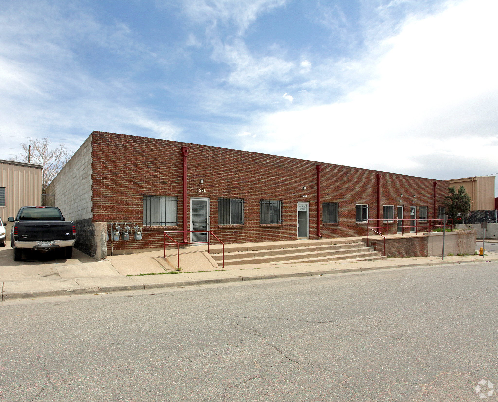 1586-1596 S Acoma St, Denver, CO à louer Photo principale- Image 1 de 8