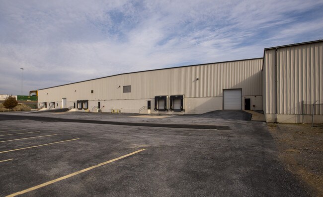 Plus de détails pour 7253 Grayson Rd, Harrisburg, PA - Industriel à louer