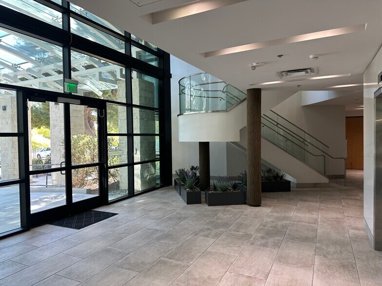 1470 Valley Vista Dr, Diamond Bar, CA à vendre - Photo intérieure - Image 2 de 6