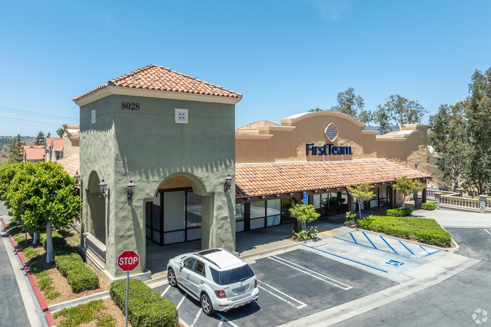8028 E Santa Ana Canyon Rd, Anaheim, CA à louer Photo principale- Image 1 de 6