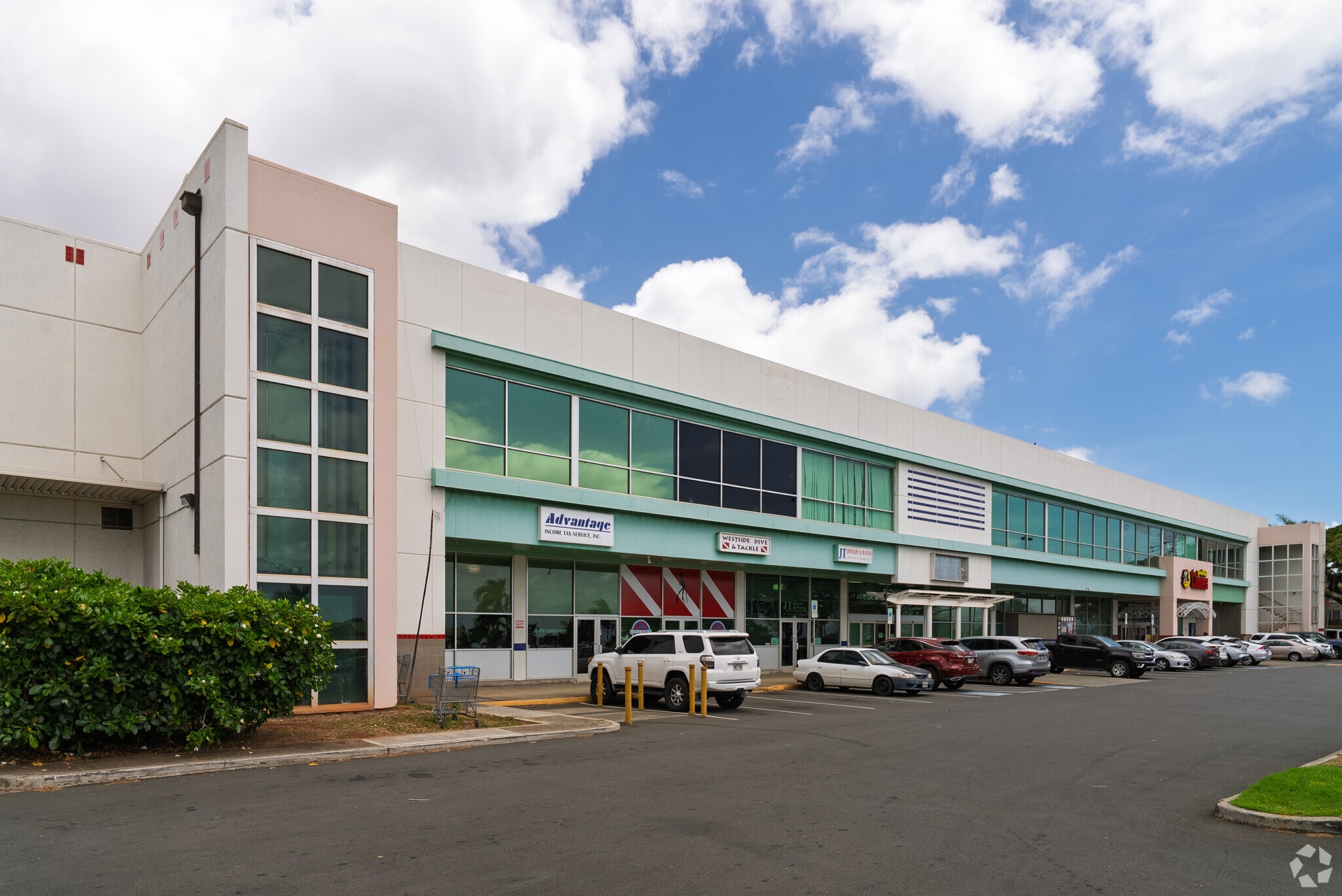 94-615 Kupuohi St, Waipahu, HI à louer Photo principale- Image 1 de 7