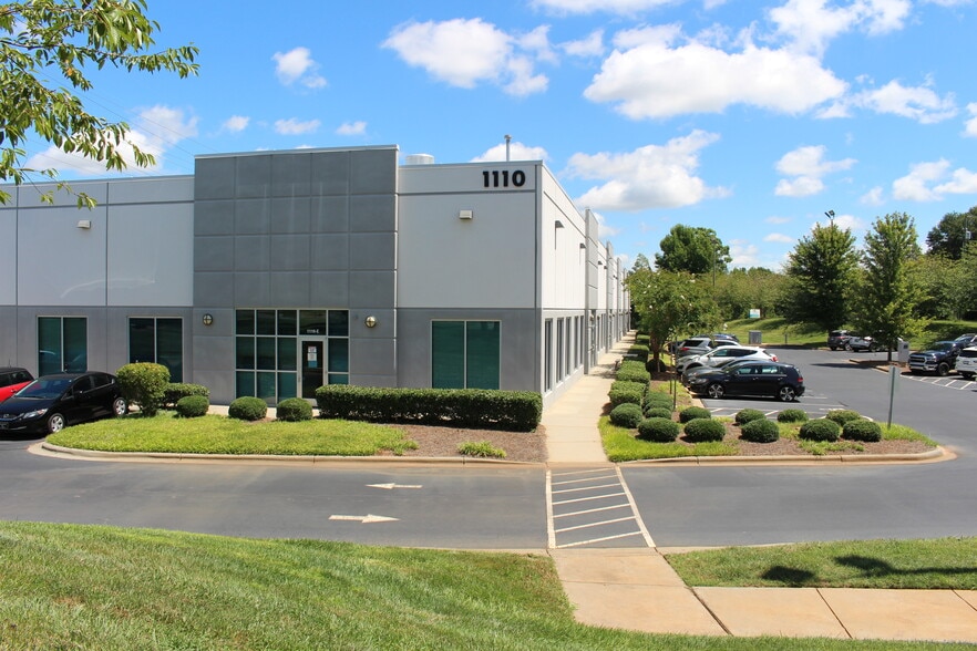 1110 Center Park Dr, Charlotte, NC for lease - Building Photo - Image 2 of 5