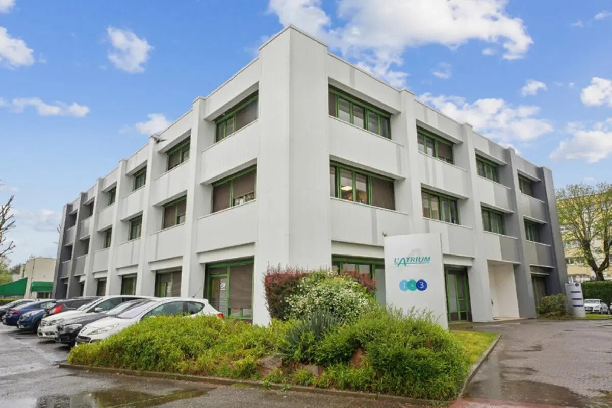 Office in Bron for sale Building Photo- Image 1 of 10