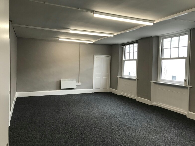 5-9A Saville Row, Newcastle Upon Tyne for lease - Interior Photo - Image 2 of 12