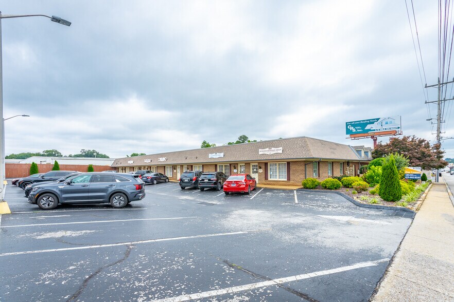 5811 Lee Hwy, Chattanooga, TN à vendre - Photo du bâtiment - Image 3 de 25