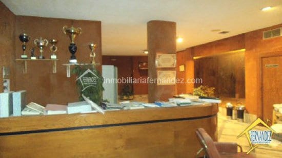 Retail in Cáceres, Cáceres for lease - Building Photo - Image 2 of 12