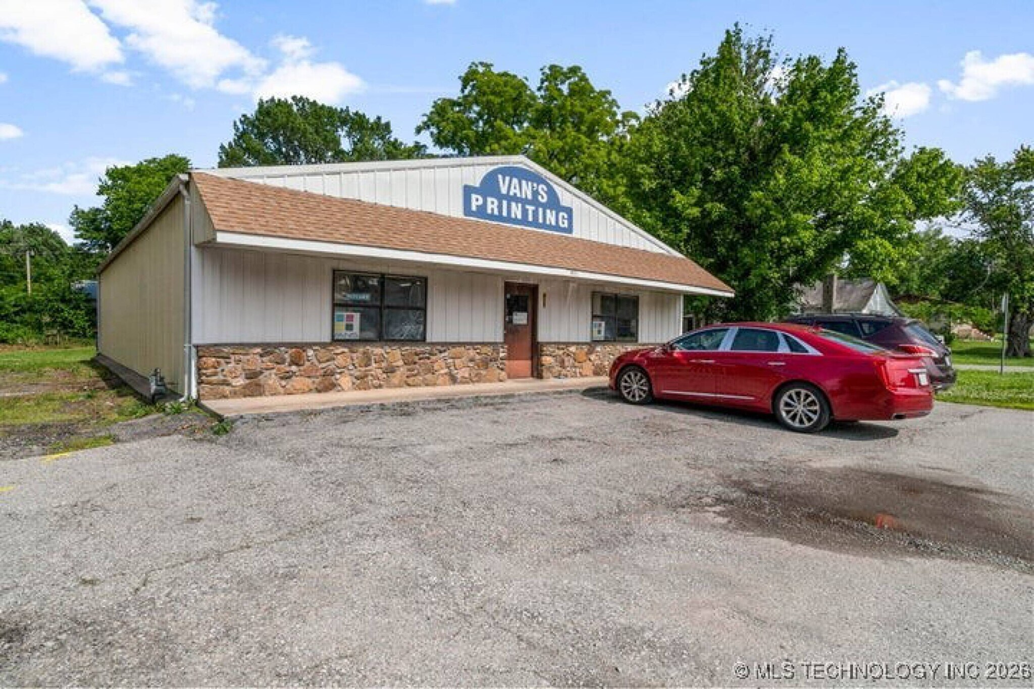 423 S Hazel St, Grove, OK à vendre Photo du bâtiment- Image 1 de 9