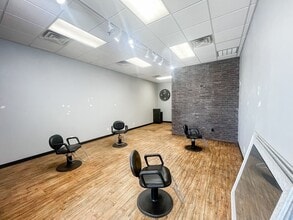 5217 98th St, Lubbock, TX for lease Interior Photo- Image 2 of 10