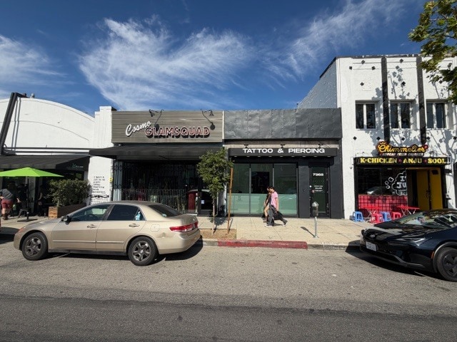 7365 Melrose Ave, Los Angeles, CA à louer - Photo du bâtiment - Image 2 de 25