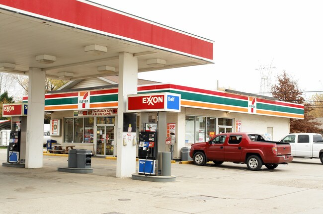 Plus de détails pour 604 Main St, Belpre, OH - Commerce de détail à louer