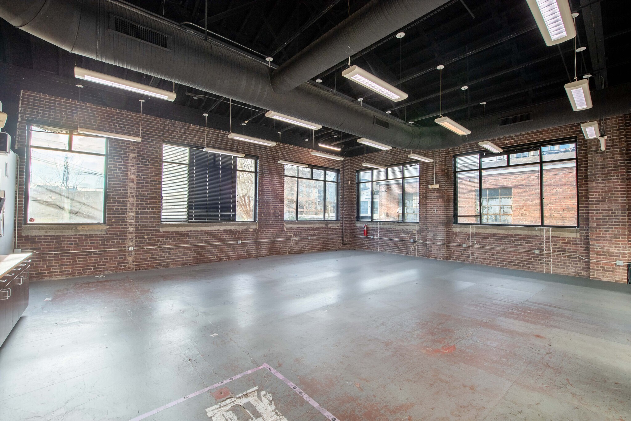 201 W Morehead St, Charlotte, NC for lease Interior Photo- Image 1 of 6