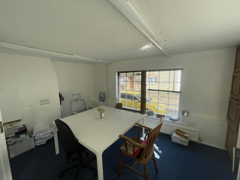 37 High St, Long Crendon for lease - Building Photo - Image 3 of 8