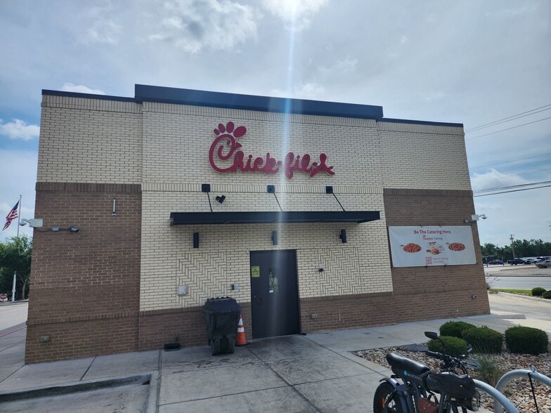 500 E Commerce St, Brownwood, TX for sale - Building Photo - Image 3 of 8