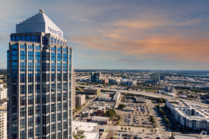 401 E Jackson St, Tampa, FL à louer - Photo du bâtiment - Image 3 de 24