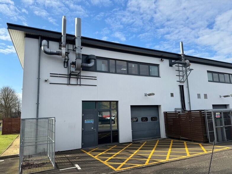 127 Olympic Ave, Milton à louer - Photo du bâtiment - Image 2 de 2