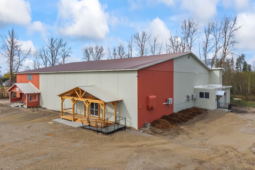 703 N 7th St, Chewelah, WA for lease - Building Photo - Image 3 of 38