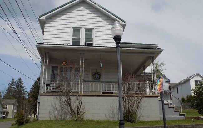 More details for Student Housing Portfolio -43 Properties – Multifamily for Sale, Frostburg, MD