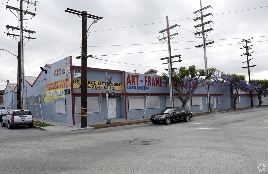 2551 Fernwood Ave, Lynwood, CA à louer - Photo du bâtiment - Image 2 de 3