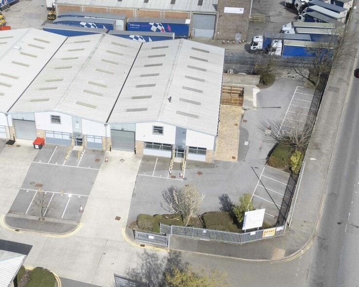 4 Ravenseft Park, Swindon à louer - Aérien - Image 2 de 8