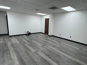2828 NW 57th St, Oklahoma City, OK for lease Interior Photo- Image 1 of 4