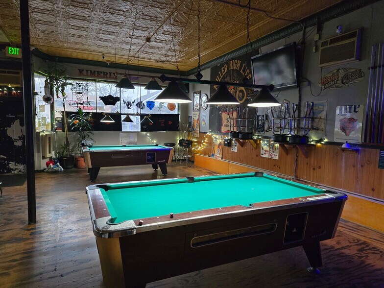 2808 DeKalb St, Lake Station, IN à vendre - Photo intérieure - Image 3 de 12