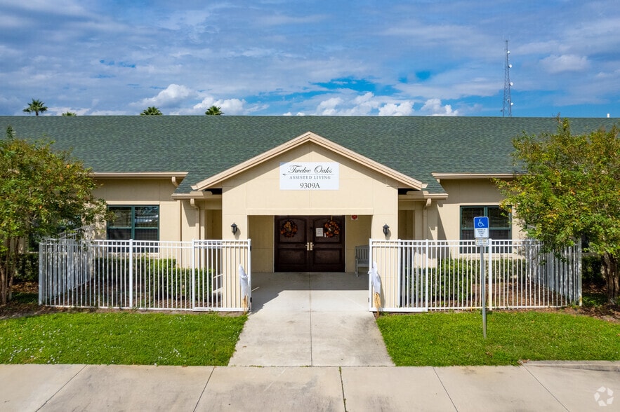 9309 S Orange Blossom Trl, Orlando, FL for sale - Building Photo - Image 2 of 26